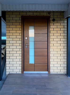 Остекленная дверь с МДФ Остекленная дверь с МДФ